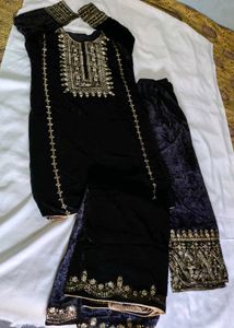 Elegant Velvet Pakistani Kurta Set New