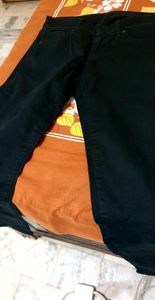 UNIQLO imported black jeans (Non Stretchable)