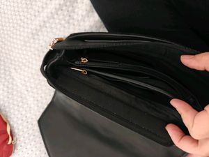 Price Drop!! Tresmode Black Handheld Bag.