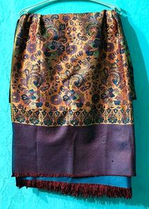 SHAWLS