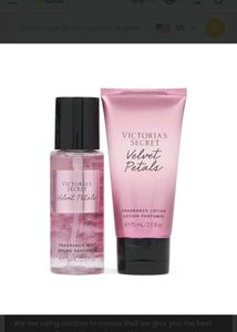 Victoria&#39;s Secret Velvet Petals Set