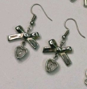 ₊˚⊹౨ handmade cute earrings ৎ ₊˚⊹