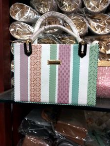 ✨Elegant Striped Handbag 👜