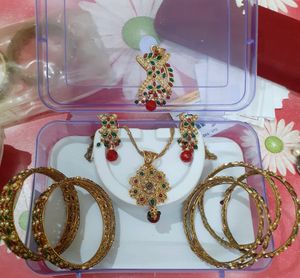 Ad Jewellery Set