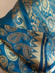 Elegant Teal Paisley Saree