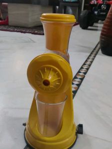 Hand Juicer
