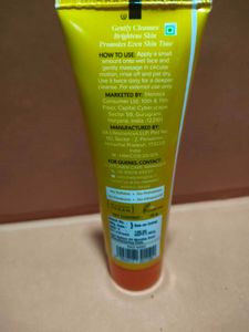 Aqualogica Glow+ Smoothie Facewash