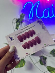 Mauve Press On Nails