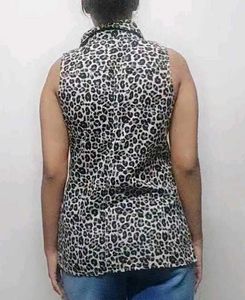 Fitted Leopard Print Sleeveless Button Down Shirt