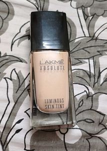 Lakme Skin tint NEUTRAL NUDE N200