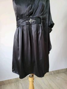 Elegant Black One-Shoulder Dress