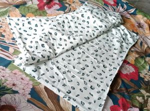 Floral Print Double Bedsheet With 2 Pillow Cover