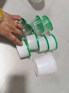 7 Small And 1 Big Plastic Containers With Lid