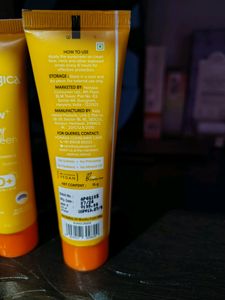 Aqualogica Papaya &amp; Vitamin C Spf 50+ Sunscreen
