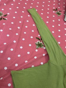 Green Long Sleeve Top