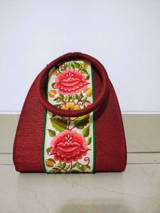 Pretty Floral Embroidered Handbag