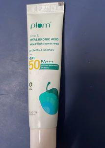 Plum Hyaluronic Acid Suncreen Mini