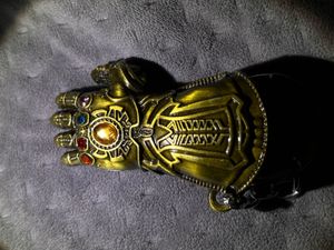 Thanos Infinity Gauntlet Keychain