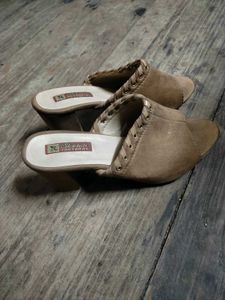 Heeled Sandals on Sale !