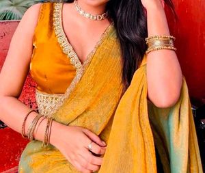 Pinteresty Golden Saree