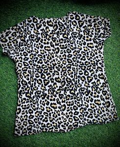 Stylish Women&#39;s Tops Bundle