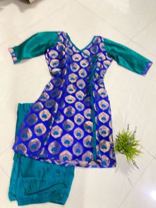 Elegant Blue &amp; Green Kurta Set