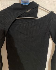 Stylish Black Neck Cut Woolen Top