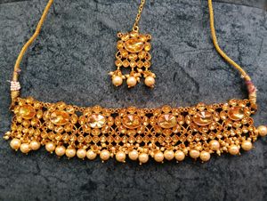 Elegant Gold-Tone Pearl Choker Necklace
