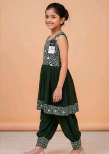 Girls Green Printed Kurta Set