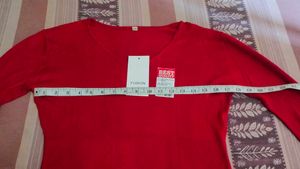 🆕❤️ BRAND NEW Red V-Neck Sweater❤️🆕