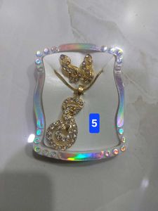 8 Jewellery Set Necklace Earrings Bracelet Etc
