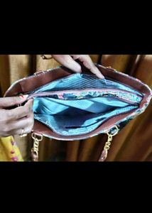 Ladies Bag With 4 Zipper Pockets