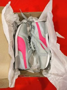 Puma Women&#39;s Pacer Sneaker, UK 6