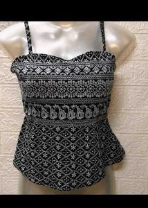 Spaghetti Embroidery Crop Top
