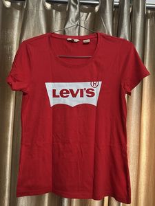 Levi's Red Graphic Print Women's T-Shirt
