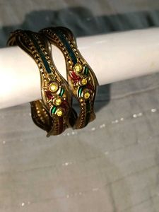 Elegant Gold-Tone Bangle Set