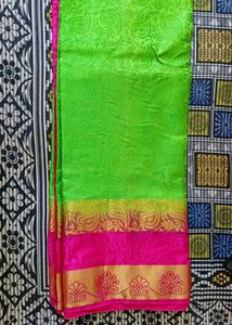 Parrot Green &amp; Magenta Pink Saree &amp; Blouse piece