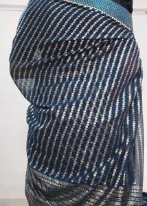 Elegant Navy &amp; Silver Foil Print Saree