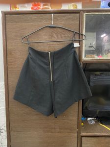 Chic Black Shorts