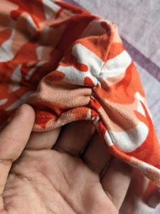 Cute  shoulder cutted top