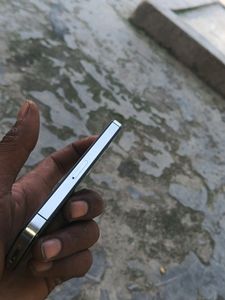 Two Apple Iphone 4s
