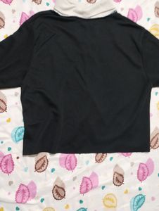 Korean Style Black Collar Crop Top