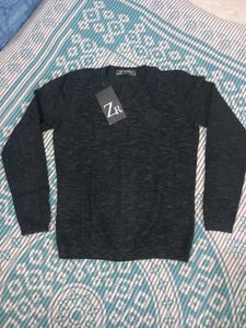 Stylish Black Sweater👤