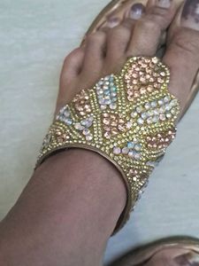 Cindy Jeweled Thong Sandals✨️💛