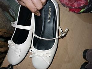 Comfortable White Bow Ballet Flats