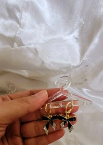 Bow Black Earrings