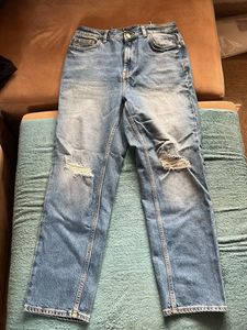 Ripped & Distressed Jeans