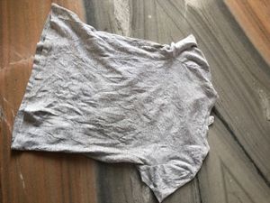 Cute 🌷Grey stretchable wool tee🎗️