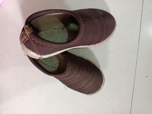 4 Yrs Girl Shoes...