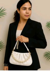 New Elegant White Clutch Mirragio